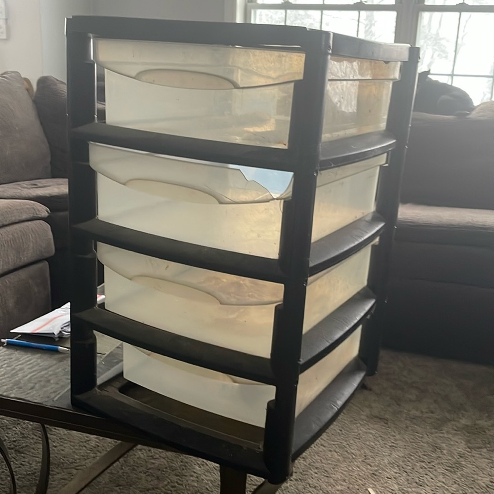 Plastic drawer